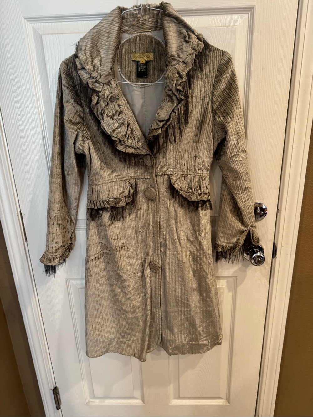 XsLadiez or xl girls cross  jeansmetallic threaded corduroy jacket missingbutton